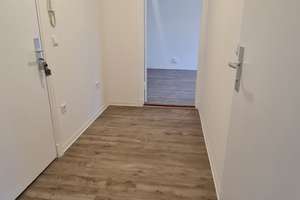 Attraktiv! 2-Zimmer-Wohnung frisch saniert (2024) – Augustenstr. 10, 24143 Gaarden-Ost, Kiel – Vorschaubild 2