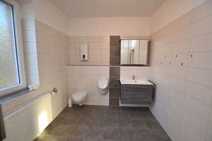 Alles in einem: Einfamilienhaus mit Garage und Halle - Nebengebäude - Halle mit Büro und Garage! – Angerweg 6, 37632 Holzminden (Kreis) – Vorschaubild 23