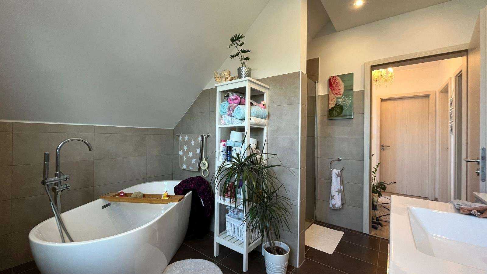 Immobilie in Dolgesheim - Einziehen & Wohlfühlen: Hochwertiges Wohnen auf zwei Etagen - Bild 1