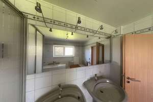 Familienfreundliches Einfamilienhaus mit ca. 380 m² Gartenfläche und großer Doppelgarage – Die vollständige Adresse der Immobilie erhältst du vom Anbieter., 42111 Uellendahl-Katernberg, Wuppertal – Vorschaubild 16