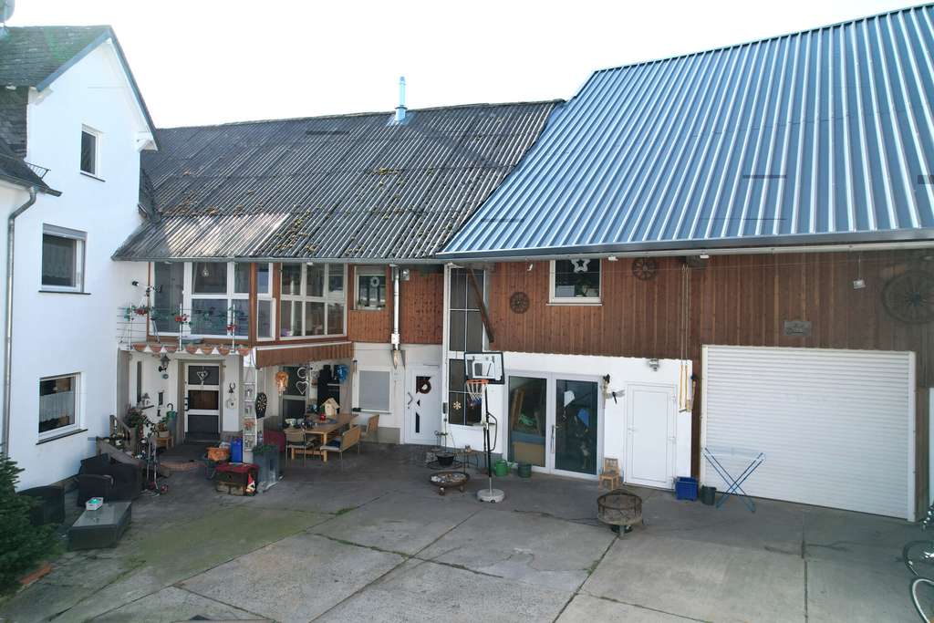 Immobilie in Schöffengrund - Paradies für Pferdefreunde und Autoschrauber - provisionsfrei - Bild 1