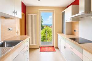 Ein besonderes Zuhause in Höhenlage – mit Panoramablick, Wellnessbereich und Gartenidylle – Die vollständige Adresse der Immobilie erhältst du vom Anbieter., 66128 Gersweiler, Saarbrücken – Vorschaubild 3