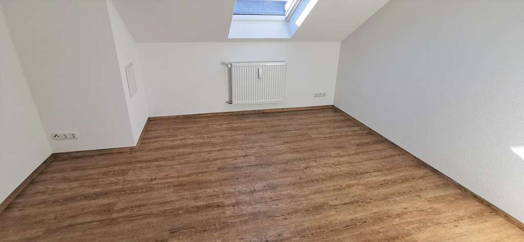 Immobilie in Eurasburg - Helle 3-Zimmer Wohnung, saniert mit Keller und Garage - Bild 3