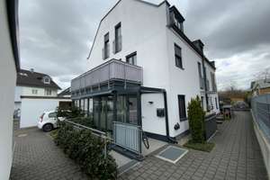 Elegantes Endreihenhaus mit 6 Zimmern und Carport in Garching – Pfarrer-Seeanner-Straße 26, 85748 Garching bei München – Vorschaubild 2