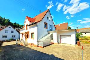 Modernisiertes Einfamilienhaus - neues Dach - PV-Anlage - 2 Garagen - Hof und Garten! – Die vollständige Adresse der Immobilie erhältst du vom Anbieter., 76848 Spirkelbach – Vorschaubild 2