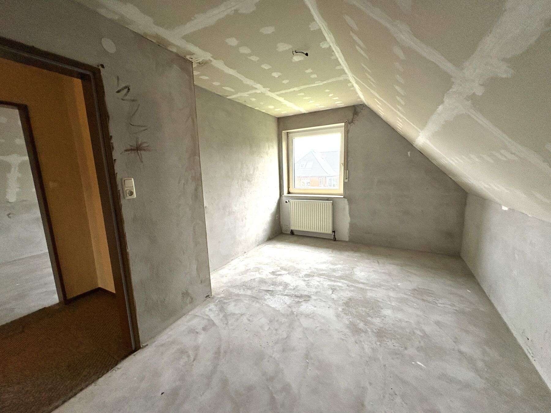 Immobilie in Upgant-Schott - Geräumiges Einfamilienhaus in ruhiger Lage - kurzfristige Übergabe möglich - - Bild 1