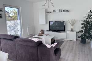 Moderner Wohntraum auf einer Ebene – Neuwertiger Bungalow (Bj. 2022) – Walderstraße 11/1, 72505 Krauchenwies – Vorschaubild 9