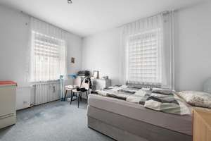 Drei-Familienhaus mit 13 Garagen inklusive Bauland
IN TUTTLINGEN – Die vollständige Adresse der Immobilie erhältst du vom Anbieter., 78532 Tuttlingen – Vorschaubild 16