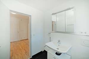 Gemütlicher Altbau direkt am Park. Helle 3-Zi-Whg mit großer Wohnküche & Balkon zum ruhigen Innenhof – Die vollständige Adresse der Immobilie erhältst du vom Anbieter., 80993 Alt-Moosach, München – Vorschaubild 9