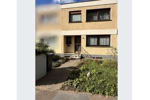 Einfamilienhaus in bevorzugter Lage, ideal für Familien, mit langem Garten, Garage und Stellplatz