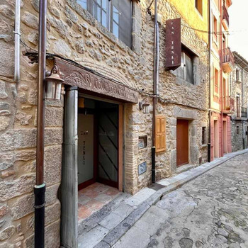 Rustikales Haus zum Verkauf in Maçanet de Cabrenys.