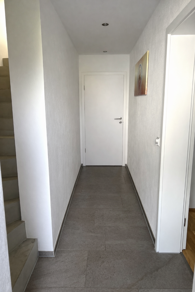 Immobilie in Buch am Erlbach - Ruhiges Wohnen mit hohen Standard - Neuwertige Doppelhaushälfte mit Doppelgarage - Bild 2