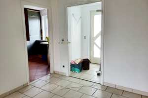 Charmantes Reihenmittelhaus in Nürnberg-Großgründlach: Einbauküche, Garage, ruhige Lage. – Bad Brückenauer Straße 24b, 90427 Nürnberg – Vorschaubild 6