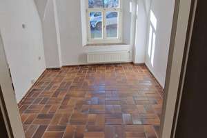 Außergewöhnliche 3-Zimmerwohnung mit Terrasse, EBK und Kamin – Mühldamm 1, 95028 Innenstadt, Hof – Vorschaubild 3