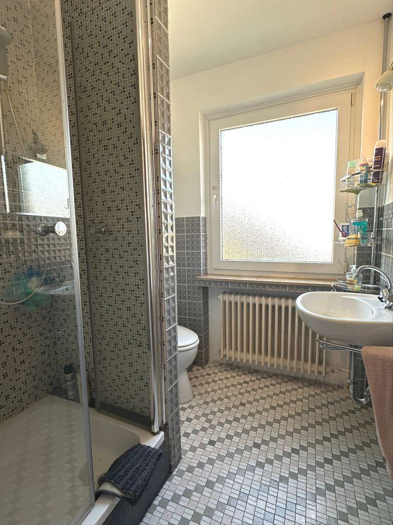 Immobilie in Giesen - Einfamilienhaus mit Einliegerwohnung  in guter Wohnlage in Giesen zu verkaufen - Bild 3