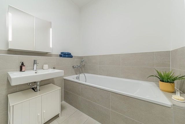 Schöne 3-Zimmerwohnung im Bankenviertel... image