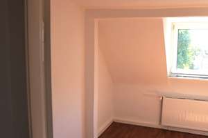 Kleine 2-Zimmer Dachgeschosswohnung in toller Lage – Die vollständige Adresse der Immobilie erhältst du vom Anbieter., 50937 Sülz, Köln – Vorschaubild 3