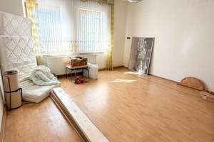 Gepflegtes Mehrfamilienhaus in guter Lage – Die vollständige Adresse der Immobilie erhältst du vom Anbieter., 9350 Lichtenstein/Sachsen – Vorschaubild 3