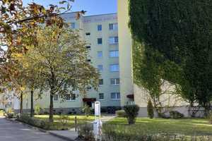 ***Sonnige Wohnung mit verglastem Balkon im schönen Johannisthal sucht netten Eigentümer*** – Springbornstr. 5, 12487 Berlin – Vorschaubild 2