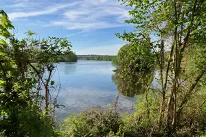 Rarität in idyllischer Donaulage – stadtnah mit Bootsanlegerecht – Die vollständige Adresse der Immobilie erhältst du vom Anbieter., 93161 Sinzing – Vorschaubild 1