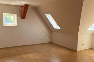 Wohnen mit besonderem Charme – 4-Raum-Maisonette in historischer Villa – Eisenacher Str. 3, 8525 Syratal, Plauen – Vorschaubild 4