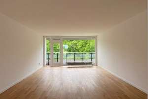 Moderne, helle 4-Zimmer-Wohnung in grüner Lage mit Blick in den Kaiserpark (Nähe Stadtwald) – Schönwasserstraße 228, 47800 Bockum, Krefeld – Vorschaubild 2