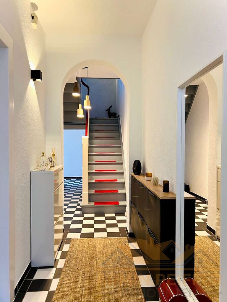 Immobilie in Wegberg - Treten Sie bitte ein! Doppelhaushälfte 6 Zimmer, 170 qm Wohnfläche in ländlicher Lage. - Bild 0