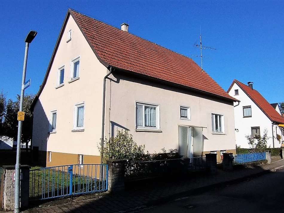 Hausansichten Ost u. West