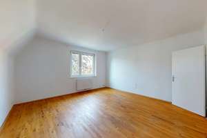 Charmante Altbau-Dachgeschosswohnung mit Stuck und Eichenparkett im Rheingauviertel – Die vollständige Adresse der Immobilie erhältst du vom Anbieter., 65195 Nordost, Wiesbaden – Vorschaubild 2