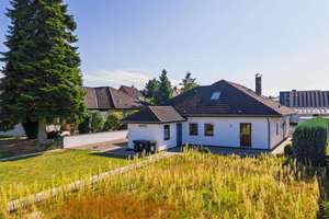 Ruhig gelegener Bungalow in Techau mit zusätzlicher ausgebauter Dachnutzfläche und Garage – Die vollständige Adresse der Immobilie erhältst du vom Anbieter., 23689 Ratekau – Vorschaubild 1