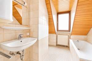 Geräumige 3-Zimmer-Dachgeschosswohnung im Zentrum von Göppingen – Querstraße 3, 73033 Göppingen – Vorschaubild 9