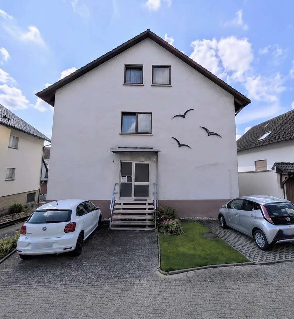 Immobilie in Kraichtal - Dachgeschosswohnung mit riesiger Ausbaureserve – über 100 m² Wohnfläche möglich inkl. Garage - Bild 0