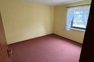 Großzügiges Einfamilienhaus mit Doppelgarage und Werkstatt – Die vollständige Adresse der Immobilie erhältst du vom Anbieter., 95659 Arzberg – Vorschaubild 46