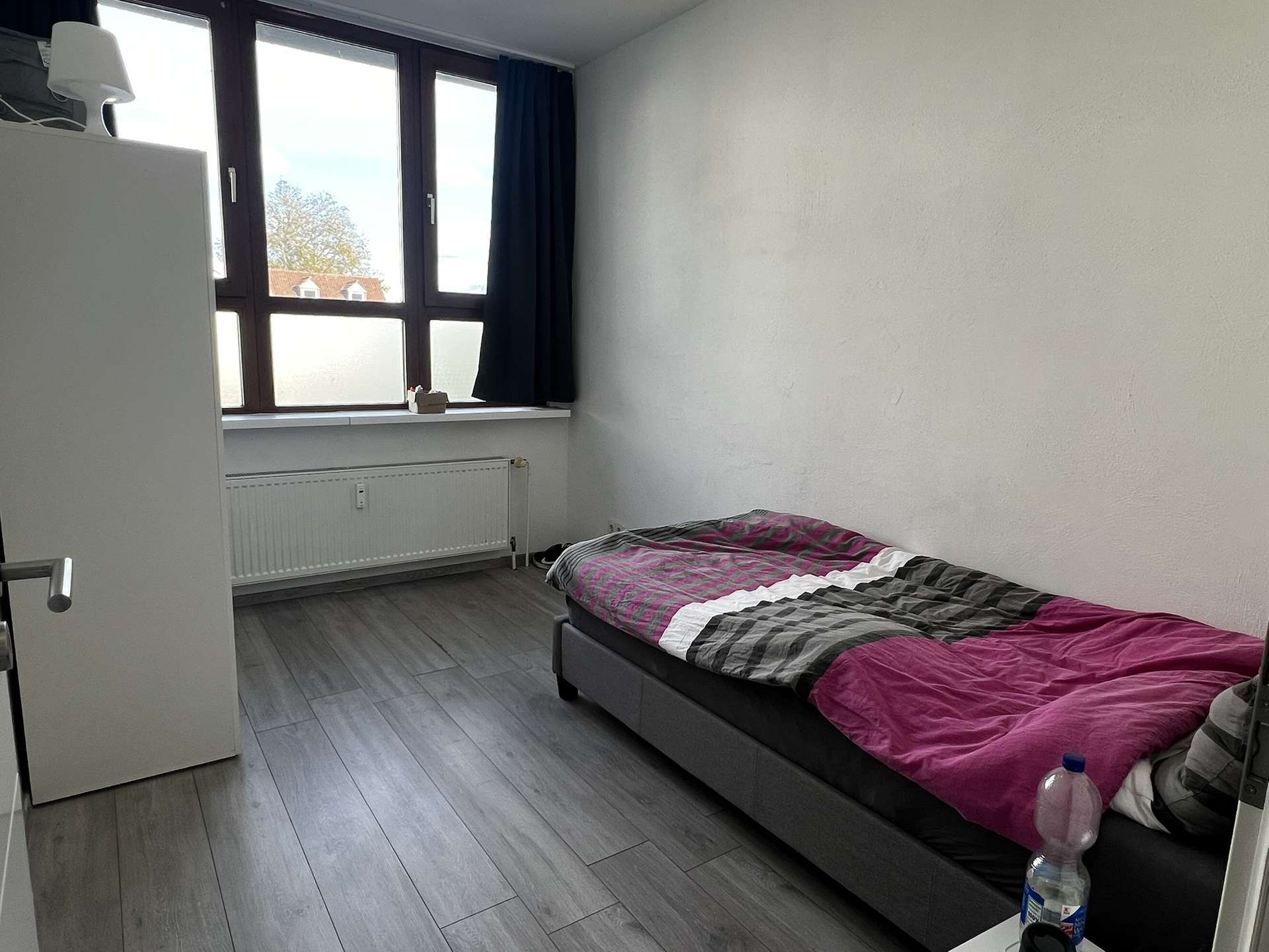 Immobilie in Niefern-Öschelbronn - Sehr großzügige 5 Zimmer Wohnung im Hinterhof mit Stellplatz zu verkaufen! - Bild 2