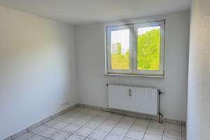 Helle 3-Zimmer-Dachgeschosswohnung  in Köln-Ostheim – ab sofort bezugsfrei – Frankfurter Str. 585, 51107 Ostheim, Köln – Vorschaubild 3