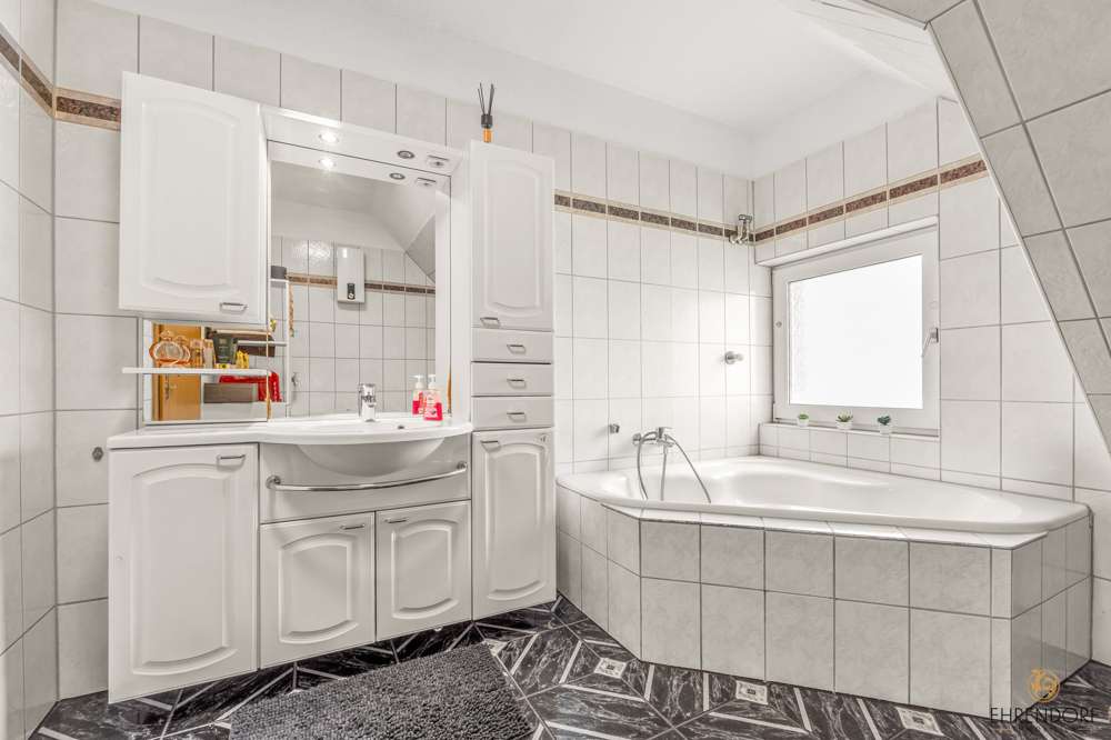 Immobilie in Halver - Attraktive Kapitalanlage: 5-Familienhaus in Halver Heesfeld - Bild 2