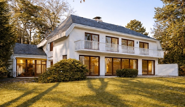 NEUER KP- 1.075 qm Sonnengrundstück mit Villa mit großem Indoor-Pool - dicht Fischtal, Berlin – Bild 1