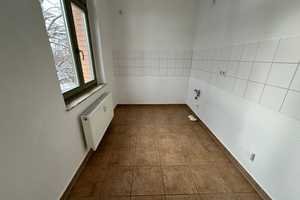 Laminat / im 2. OG / Bad mit Dusche – Ebersdorfer Straße 35, 9131 Chemnitz – Vorschaubild 5