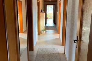 Helle 5-Zimmer-Dachgeschoss mit Balkon in ruhiger Lage in Haunwöhr