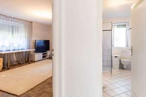 Gemütliche Gartenwohnung für eine kleine Familie – Die vollständige Adresse der Immobilie erhältst du vom Anbieter., 80997 Allach, München – Vorschaubild 5