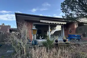 Kleine Haushälfte mit Anbau auf traumhaft schönem Grundstück in zentrumsnaher Wohnlage! – Rendsburg-Eckernförde (Kreis) – Vorschaubild 2