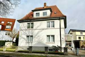 HORN IMMOBILIEN ++ Neubrandenburg Mehrfamilienhaus in guter Lage, sanierungsbedür. -nicht vermietet- – Neubrandenburg – Vorschaubild 1