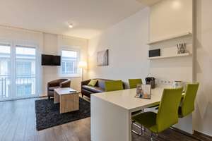 Kapitalanlage I Vollmöbliertes 1-Zimmer Apartment mit Balkon und Küche I provisionsfrei – Erich-Thilo-Str. 1, 12489 Adlershof, Berlin – Vorschaubild 1