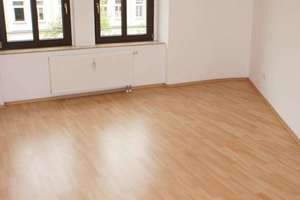 Wohnen im DG - frei ab 1.4.26  - zzgl. EBK *** Küche mit Balkon - Bad mit Fenster – Orthstraße 17, 9131 Hilbersdorf, Chemnitz – Vorschaubild 6