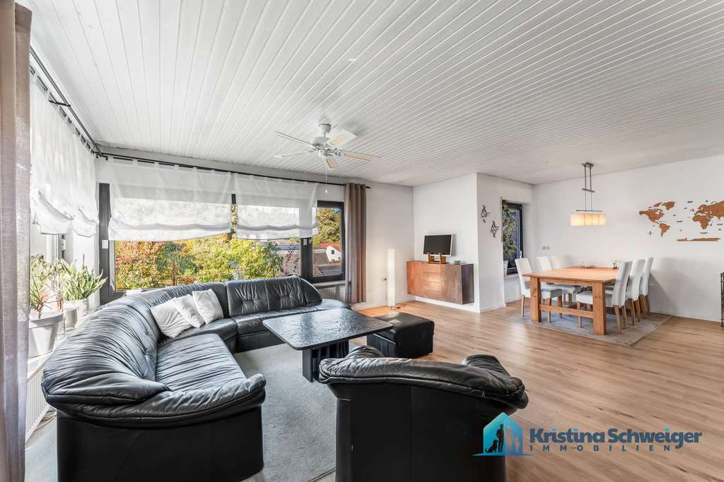 Immobilie in Altdorf bei Nürnberg - Zeitnah bezugsfrei! Stilvoll modernisierte 5-Zimmer-Whg mit Charakter - Bild 2