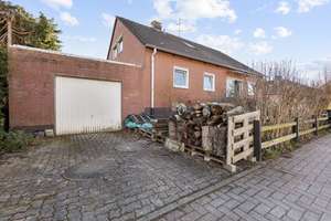 Großes Einfamilienhaus mit Kamin u. Garage in Garbsen-Schloss Ricklingen – renovierungsbedürftig – Die vollständige Adresse der Immobilie erhältst du vom Anbieter., 30826 Garbsen – Vorschaubild 3