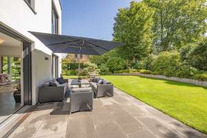 Moderner Luxus in Blankenese: Exklusive Villa mit viel Privatsphäre – Die vollständige Adresse der Immobilie erhältst du vom Anbieter., 22587 Blankenese, Hamburg – Vorschaubild 6