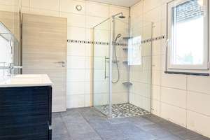 Ruhiges EFH in Top-Wohnlage, KfW 70, 145 qm, 4 SZ, 2 Bäder, Keller, Wintergarten, Wärmepumpe, Garten – Die vollständige Adresse der Immobilie erhältst du vom Anbieter., 50389 Wesseling – Vorschaubild 33