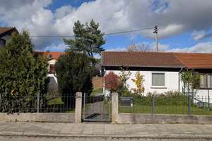 Gepflegtes Reihenhaus mit 2,5 Zimmern in Ismaning – Leuchtenbergstraße 16a, 85737 Ismaning – Vorschaubild 1