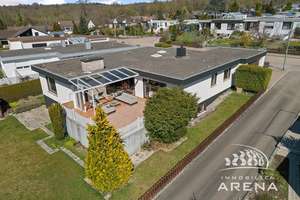Ruhe. Design. Exklusiv. Atemberaubender, renovierter Bungalow in Parkstadt! 231m² Wfl., 821m² Grund. – Die vollständige Adresse der Immobilie erhältst du vom Anbieter., 86609 Donauwörth – Vorschaubild 1